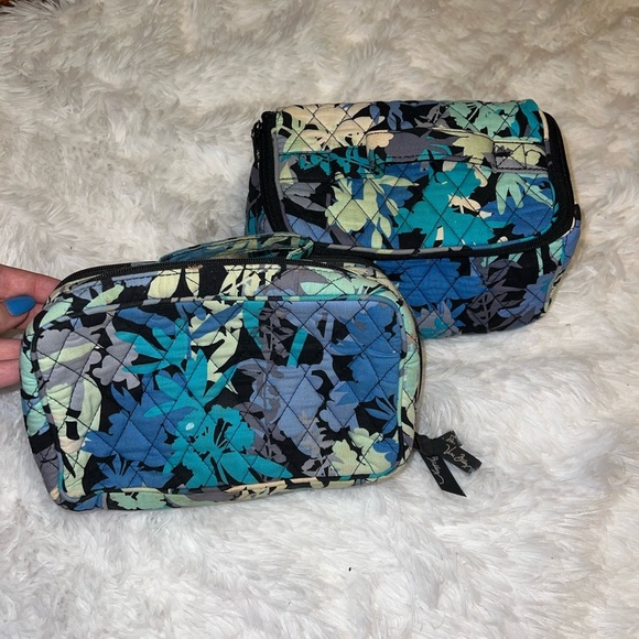 Vera Bradley Makeup and Toiletry Case - Picture 1 of 4